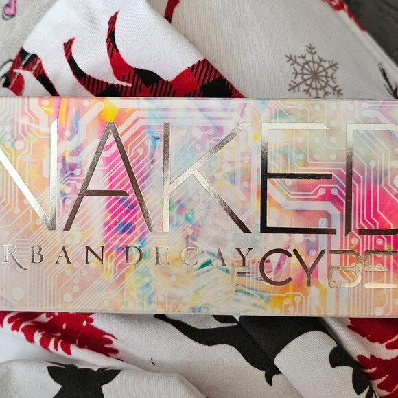 Urban Decay Naked Cyber Eyeshadow Palette - Picture 2 of 6